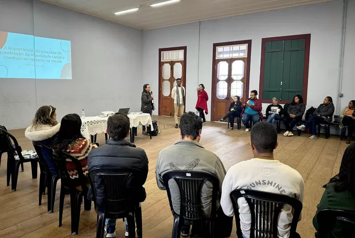 WhatsApp Image 2025-08-12 at 16.08.42 Ouro Preto inicia formação em Educação Antirracista para professores e pedagogos da rede municipal