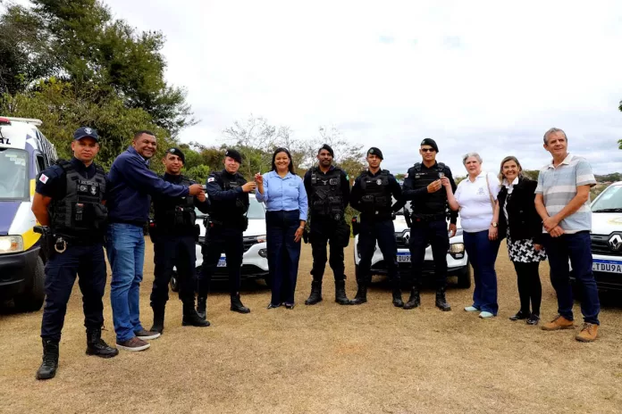 Novas viaturas e base móvel entregues em Santa Bárbara