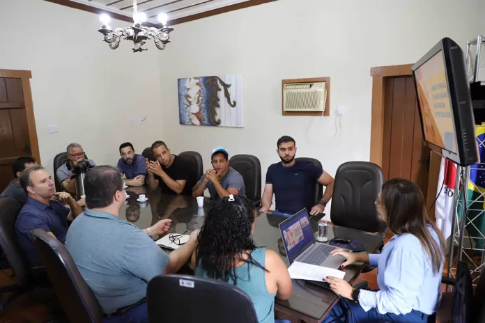 Comerciantes de Santa Bárbara se reúnem com prefeitura para discutir o Face Card