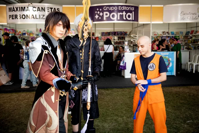 16º Salão do Livro começa terça e homenageia Adélia Prado