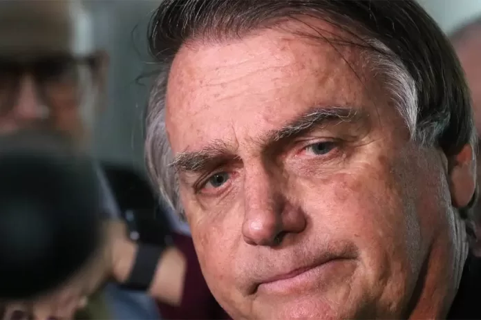 STF condena Bolsonaro a 27 anos e três meses de prisão