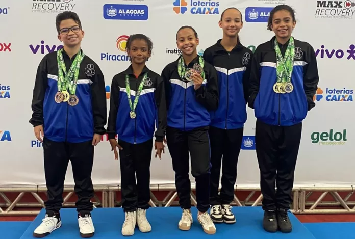 Atletas de Itabirito arrasam no trampolim e levam oito medalhas para casa