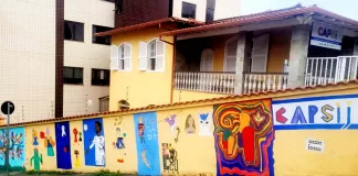Sede do CAPS IJ ganha mural de pinturas em Monlevade