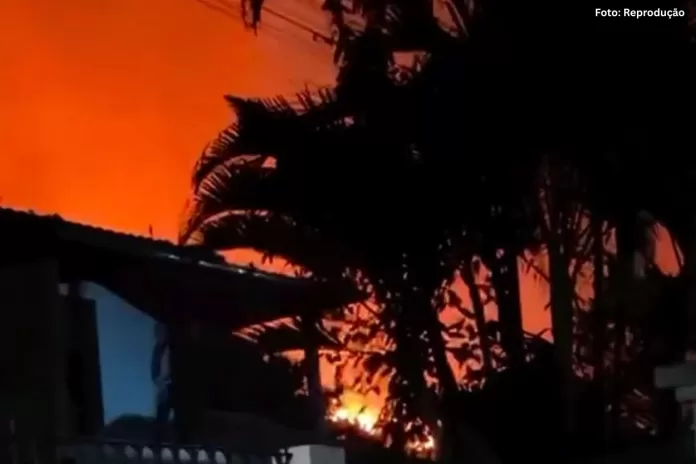 Incêndio em Padre Viegas mobiliza bombeiros e preocupa moradores em Mariana