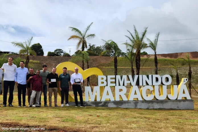 Vice-governador acompanha conclusão de trevo de acesso à BR-356 em Ouro Preto