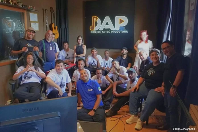 Projeto da APAE de Itabirito lança música autoral no Natal Iluminado