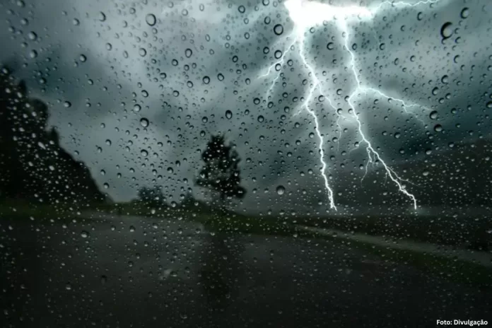 Minas Gerais entra em semana de alerta para chuvas fortes e persistentes