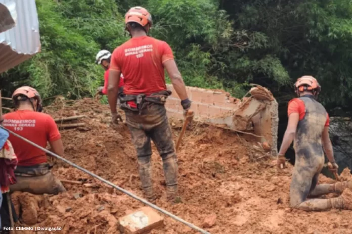 Bombeiros de Minas intensificam preparo e executam mais de 1,2 mil ações contra impactos das chuvas