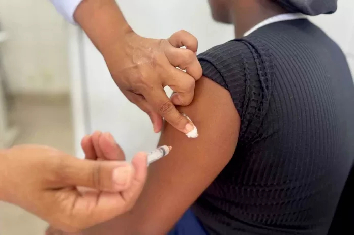 Ação em Itabira reforça combate ao mosquito Aedes aegypti e amplia vacinação