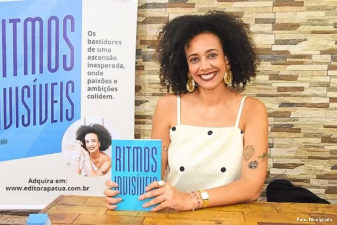 Autora de Mariana apresenta novo romance após lançamento em São Paulo