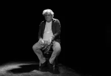 Estreia peça "Invisível", protagonizada por Alexandre Toledo 