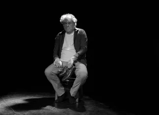 Estreia peça "Invisível", protagonizada por Alexandre Toledo 