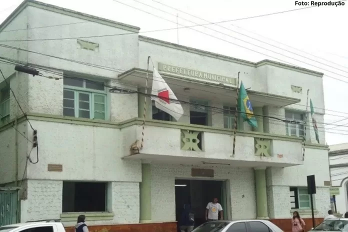 Conselheiro Lafaiete emite nota de repúdio após reunião