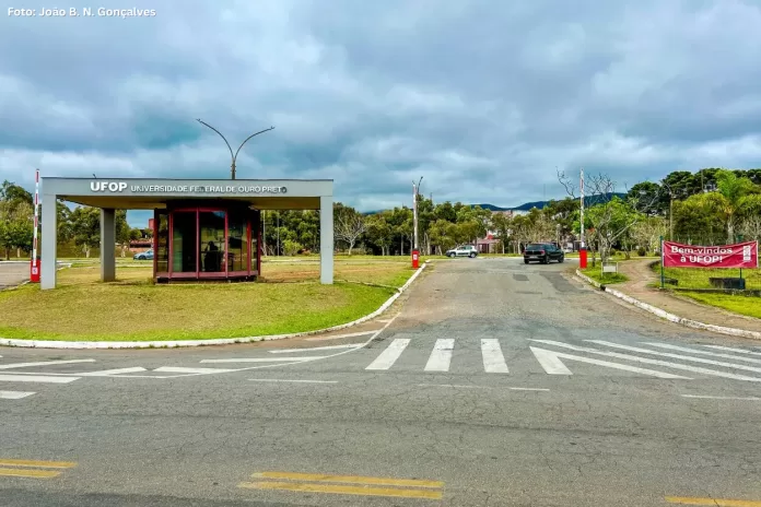 Universitários pedem mais horários de ônibus