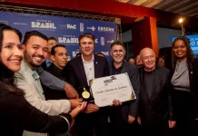 Câmara de Ouro Preto concede Comenda Mérito Educacional ao ministro da Educação