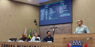 Câmara de Itabirito recebe representantes da Cemig na tribuna