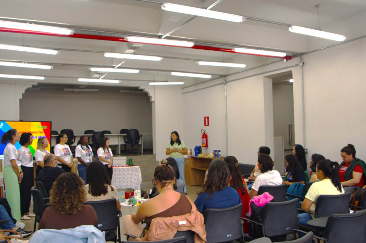 Programa Leitura e Escrita na Educação Infantil entrega kits de livros