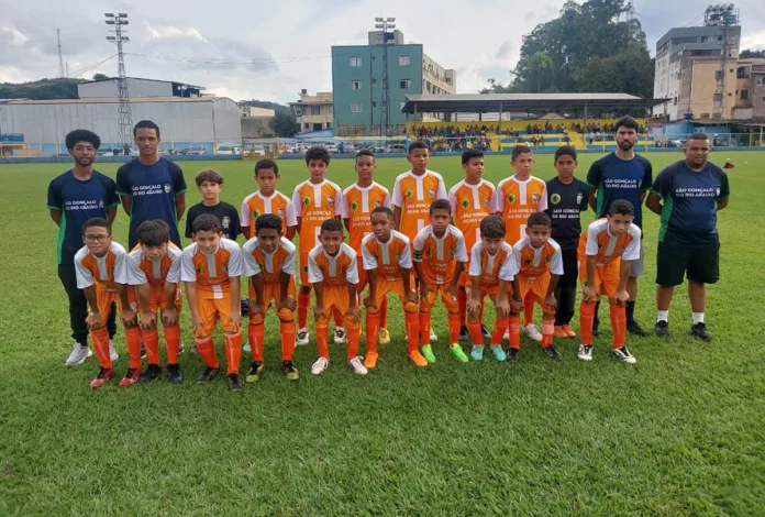 Projeto Bom de Bola estreia com empate e destaque individual