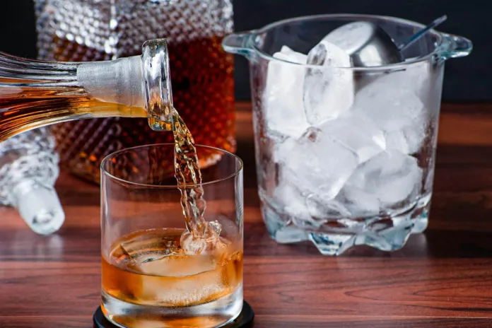 Lei institui campanha permanente contra bebidas adulteradas em Itabirito