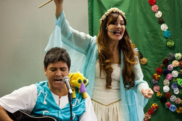 Projeto Ler Pra Valer leva histórias, música e tradição junina ao bairro Santa Efigênia