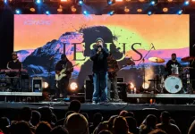 Marcha para Jesus reúne grande público na Praça do Centenário em Itabirito