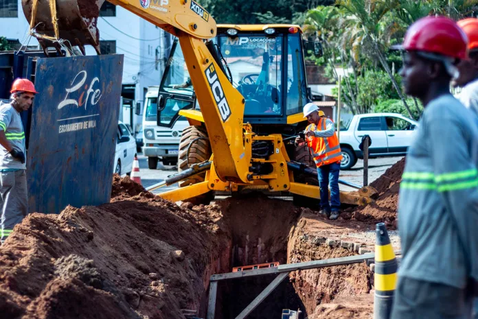 Obras de esgotamento sanitário avançam em São Gonçalo do Rio Abaixo