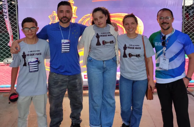 Atletas de Mariana se destacam em competições de xadrez no estado