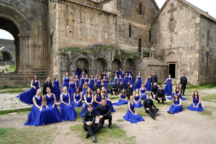 NKC-Armenien Canarinhos de Itabirito recebe Neuer Kammerchor em sua Turnê pelo Brasil