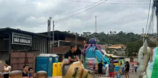 Domingo de Lazer reúne famílias e impulsiona trabalho de empreendedores em Itabirito Domingo de Lazer reúne famílias e impulsiona trabalho de empreendedores em Itabirito