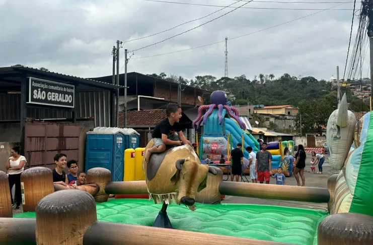 Domingo de Lazer reúne famílias e impulsiona trabalho de empreendedores em Itabirito Domingo de Lazer reúne famílias e impulsiona trabalho de empreendedores em Itabirito