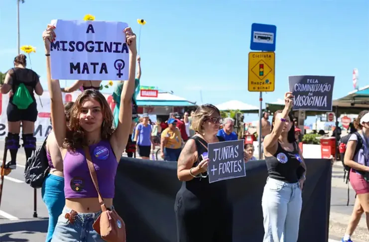 Mulheres vão às ruas pela votação do PL da Misoginia