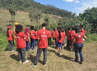 Bombeiros Mirins conhecem sistema agroflorestal em São Gonçalo do Rio Abaixo