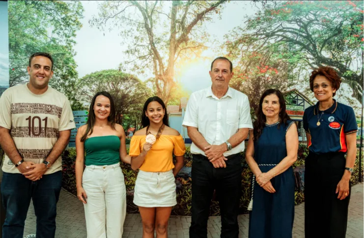 Prefeitura recebe visita de atleta de Itabirito campeã de taekwondo nos Jogos Escolares Brasileiros Prefeitura recebe visita de atleta de Itabirito campeã de taekwondo nos Jogos Escolares Brasileiros