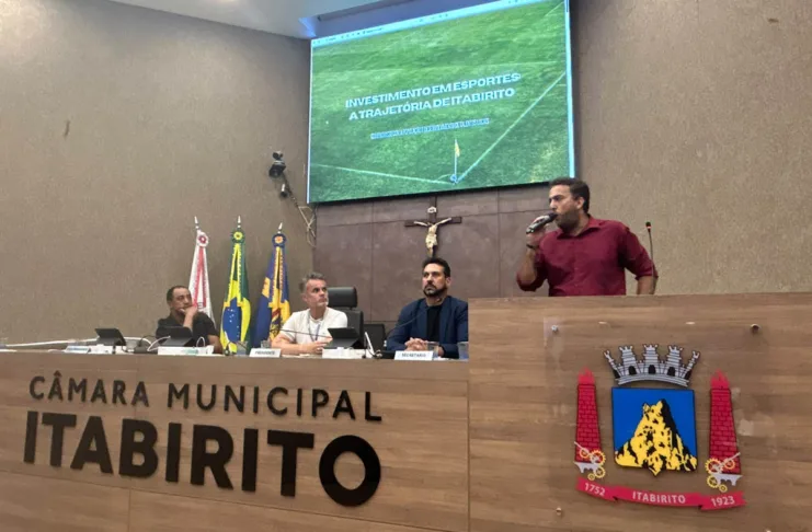 Secretário apresenta ações esportivas e situação da Arena Telê Santana na Câmara de Itabirito Secretário apresenta a situação da Arena Telê Santana na Câmara de Itabirito