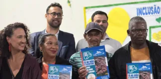 Prefeitura de Mariana entrega títulos de propriedade a 152 famílias do Alto Rosário Prefeitura de Mariana entrega títulos de propriedade a 152 famílias do Alto Rosário