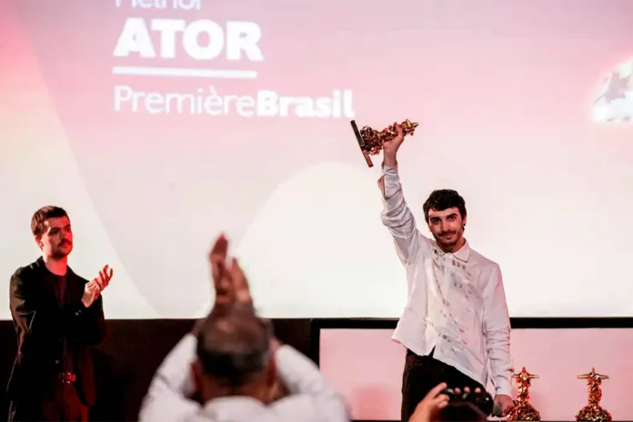 A Margem do Rio e Elza vencem principais prêmios do Festival do Rio