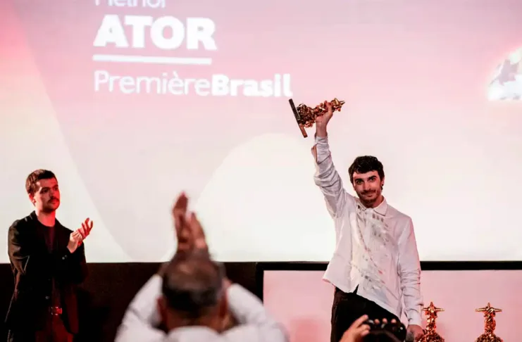 A Margem do Rio e Elza vencem principais prêmios do Festival do Rio