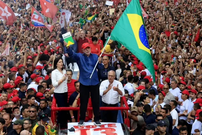 _int7543 copiar Lula é reeleito presidente do Brasil em virada histórica